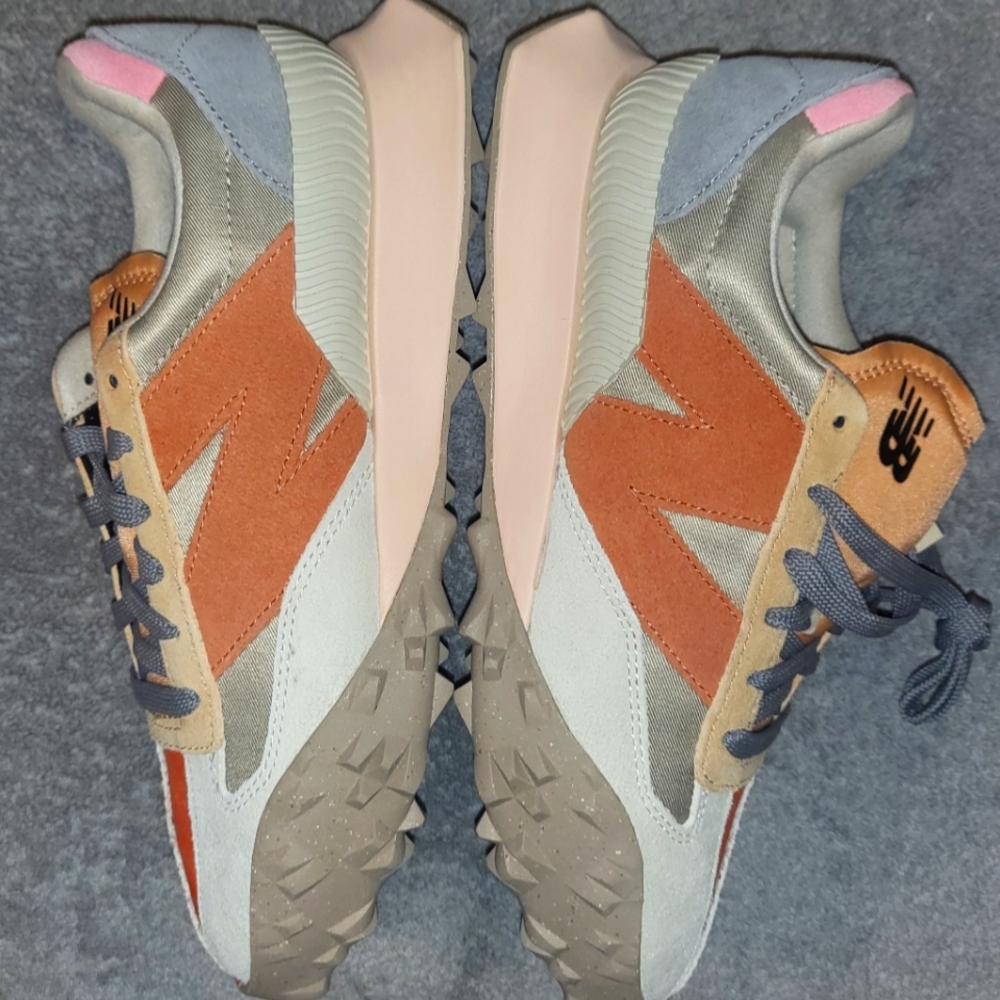 Gym shoes